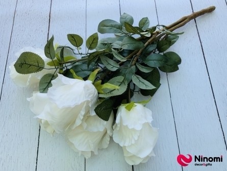 Букет роз "Пышный бутон" белый на 5 бутонов - Фото