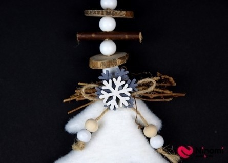 Новогодний декор "Ёлка со снежинкой" - Фото