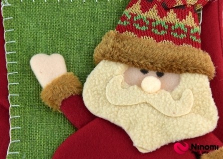 Новогодний носок для подарков "Санта со снежинкой" - Фото